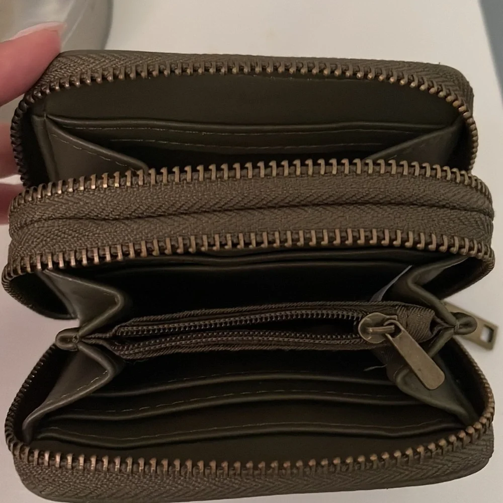 Universal Thread Double Zipper Wallet - Picture 2 of 6